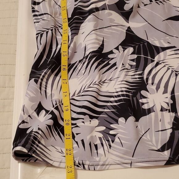 Zero Xposure black, gray & white tankini top size Small - Picture 8 of 11